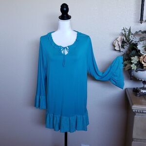 TINT & SHADOW Eyelet Trim Peasant Top